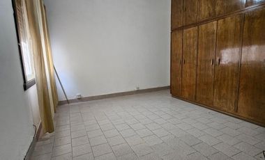 CASA CÉNTRICA EN VENTA, 2 HAB.