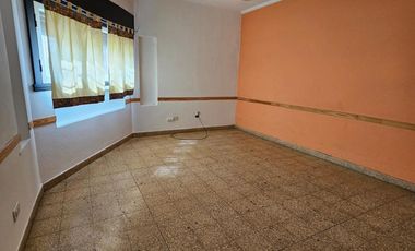 CASA CÉNTRICA EN VENTA, 2 HAB.