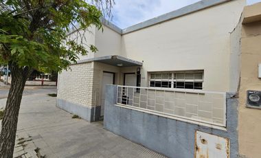 CASA CÉNTRICA EN VENTA, 2 HAB.