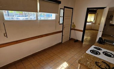 CASA CÉNTRICA EN VENTA, 2 HAB.