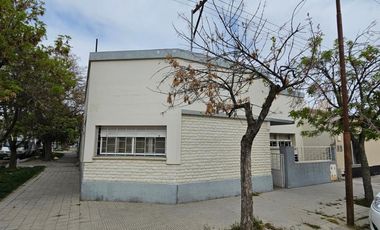 CASA CÉNTRICA EN VENTA, 2 HAB.