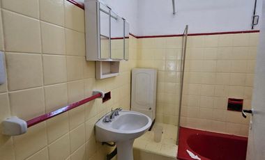 CASA CÉNTRICA EN VENTA, 2 HAB.