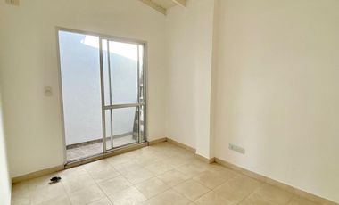 Departamento tres ambientes en alquiler