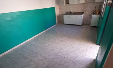 Excelente PH de 2 ambientes con entrada de vehículo