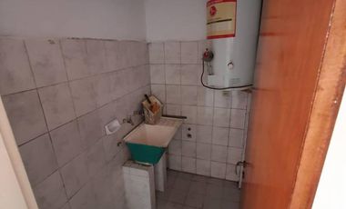Excelente PH de 2 ambientes con entrada de vehículo