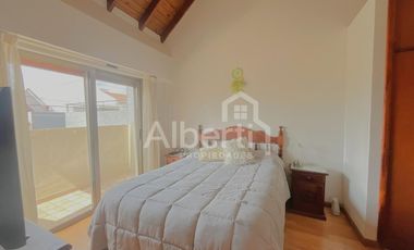 VENTA CHALET 6 AMBIENTES EN HAEDO SUR.