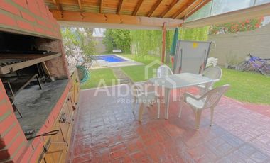 VENTA CHALET 6 AMBIENTES EN HAEDO SUR.