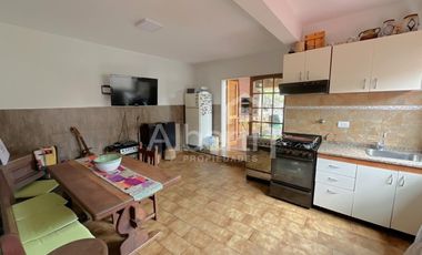 VENTA CHALET 6 AMBIENTES EN HAEDO SUR.
