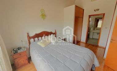 VENTA CHALET 6 AMBIENTES EN HAEDO SUR.