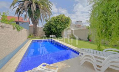 VENTA CHALET 6 AMBIENTES EN HAEDO SUR.