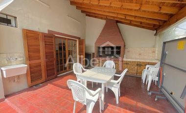 VENTA CHALET 6 AMBIENTES EN HAEDO SUR.