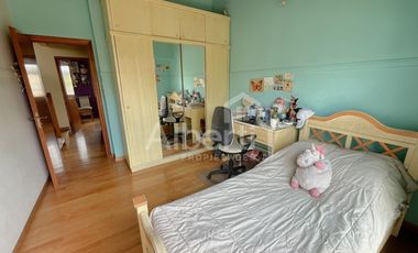 VENTA CHALET 6 AMBIENTES EN HAEDO SUR.