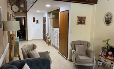Excelente departamento 1º piso al frente 3 ambientes con patio conparrilla, APTO CREDITO.