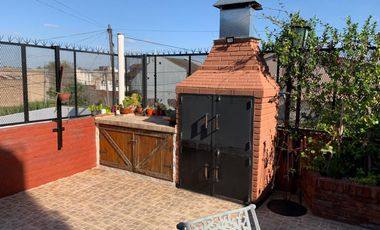 Excelente departamento 1º piso al frente 3 ambientes con patio conparrilla, APTO CREDITO.