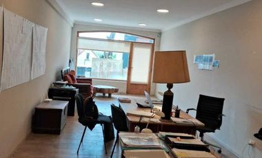 Hermosa oficina de 55 m2 sobre calle Salta