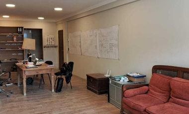 Hermosa oficina de 55 m2 sobre calle Salta