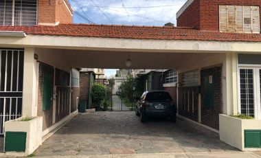 ALQUILER  2 AMB  PRIMER PISO POR ESCALERA CON COCHERA COMPARTIDA