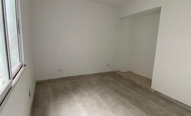 DEPARTAMENTO 2 AMBIENTES CONTRAFRENTE A ESTRENAR, CENTRO DE VILLA LUZURIAGA, A METROS DE AV ARIETA. EXCELENTE UBICACION