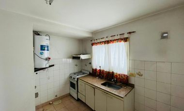 DEPARTAMENTO DE 2 AMBIENTES CON BALCON AL FRENTE