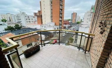 DEPARTAMENTO DE 2 AMBIENTES CON BALCON AL FRENTE