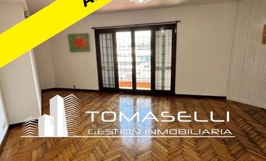 ALQUILER - DEPARTAMENTO 3 AMBIENTES CON BALCON -1 PISO POR ESCALERA - SIN EXPENSAS - SOBRE AVDA. CROVARA