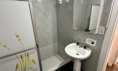 ALQUILER - DEPARTAMENTO 3 AMBIENTES CON BALCON -1 PISO POR ESCALERA - SIN EXPENSAS - SOBRE AVDA. CROVARA