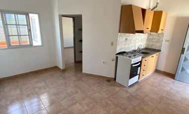 Departamento de 2 ambientes. La Tablada