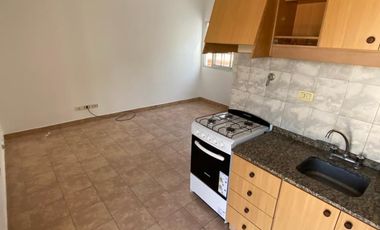 Departamento de 2 ambientes. La Tablada