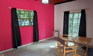VENDO CASA ESTILO RÚSTICO CON PILETA Y GRAN PARQUE
