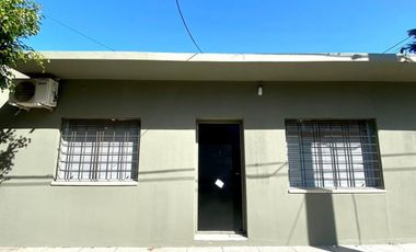 Casa en excelente esquina en alquiler