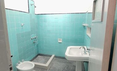 Alquilo casa en Aldo Bonzi, de 4 ambientes.