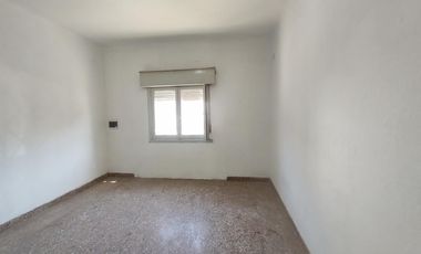 Alquilo casa en Aldo Bonzi, de 4 ambientes.