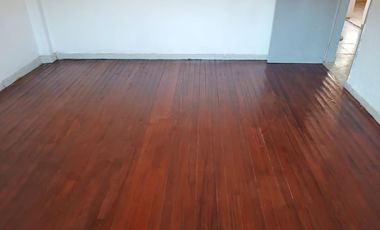 Alquilo casa en Aldo Bonzi, de 4 ambientes.