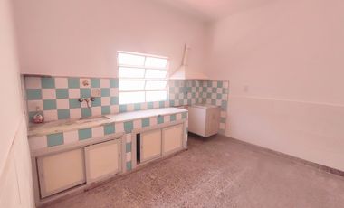 Alquilo casa en Aldo Bonzi, de 4 ambientes.