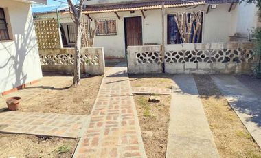 CASA DE 3 AMBIENTES SOBRE LOTE PROPIO MAS UN MONOAMBIENTE A 5 CUADRAS DELA PLAYA