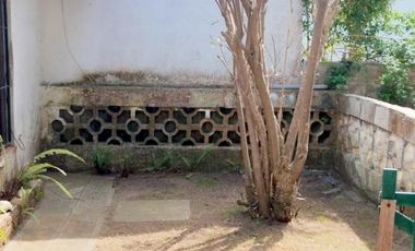 CASA DE 3 AMBIENTES SOBRE LOTE PROPIO MAS UN MONOAMBIENTE A 5 CUADRAS DELA PLAYA