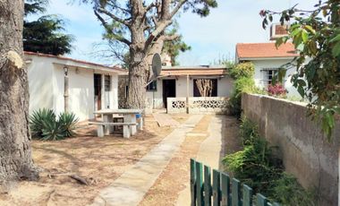 CASA DE 3 AMBIENTES SOBRE LOTE PROPIO MAS UN MONOAMBIENTE A 5 CUADRAS DELA PLAYA