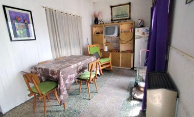 CASA DE 3 AMBIENTES SOBRE LOTE PROPIO MAS UN MONOAMBIENTE A 5 CUADRAS DELA PLAYA