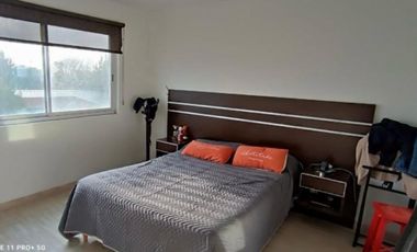 VENDO CASA ESTILO AMERICANO 4 AMB CON PISCINA QUINCHO GRAN PARQUE