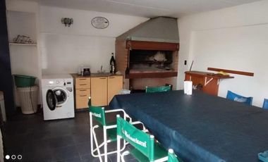 VENDO CASA ESTILO AMERICANO 4 AMB CON PISCINA QUINCHO GRAN PARQUE