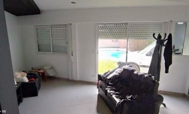 VENDO CASA ESTILO AMERICANO 4 AMB CON PISCINA QUINCHO GRAN PARQUE