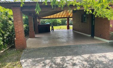 Venta de casa en Echeverria del lago-  Canning