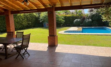 Venta de casa en Echeverria del lago-  Canning