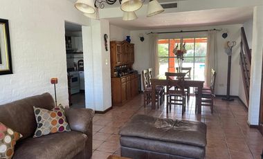 Venta de casa en Echeverria del lago-  Canning