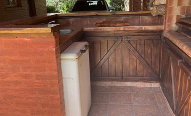 Venta de casa en Echeverria del lago-  Canning