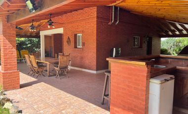 Venta de casa en Echeverria del lago-  Canning