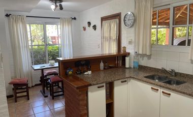 Venta de casa en Echeverria del lago-  Canning