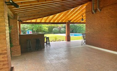 Venta de casa en Echeverria del lago-  Canning