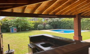 Venta de casa en Echeverria del lago-  Canning