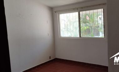 SE VENDE AMPLIA  CASA EN FRACCIONAMIENTO BUGAMBILIAS $3,000,000.00